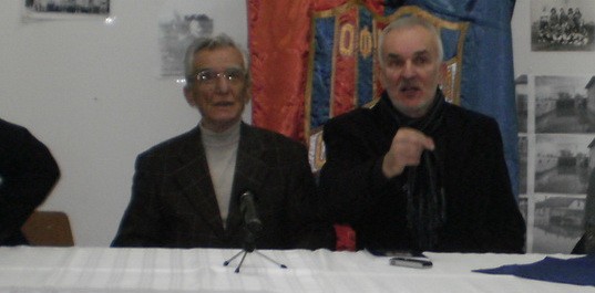 Toza Veselinović i autor knjige Jova Vukanović
