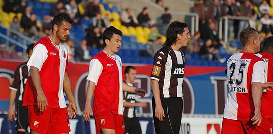 Karan (levo na slici) nalazi se na Dujkovićevom spisku
